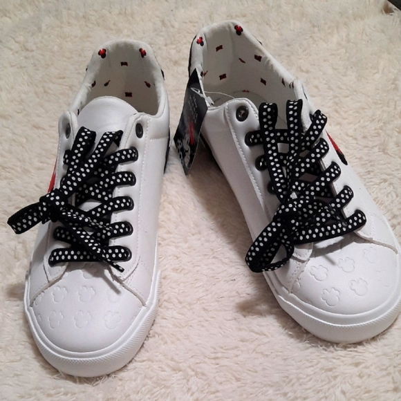 Groundup Disney Minnie Mouse White Sneakers with Black Polka Dot Laces - Picture 1 of 9